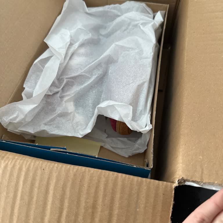 Eksik New Balance Ve Yanlış Adidas Ayakkabı Gönderimi