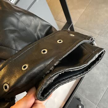 Satıcı Engellenip İade Reddi Alınan Kusursuz Dediği Cekette Yırtık Ve Soyulma