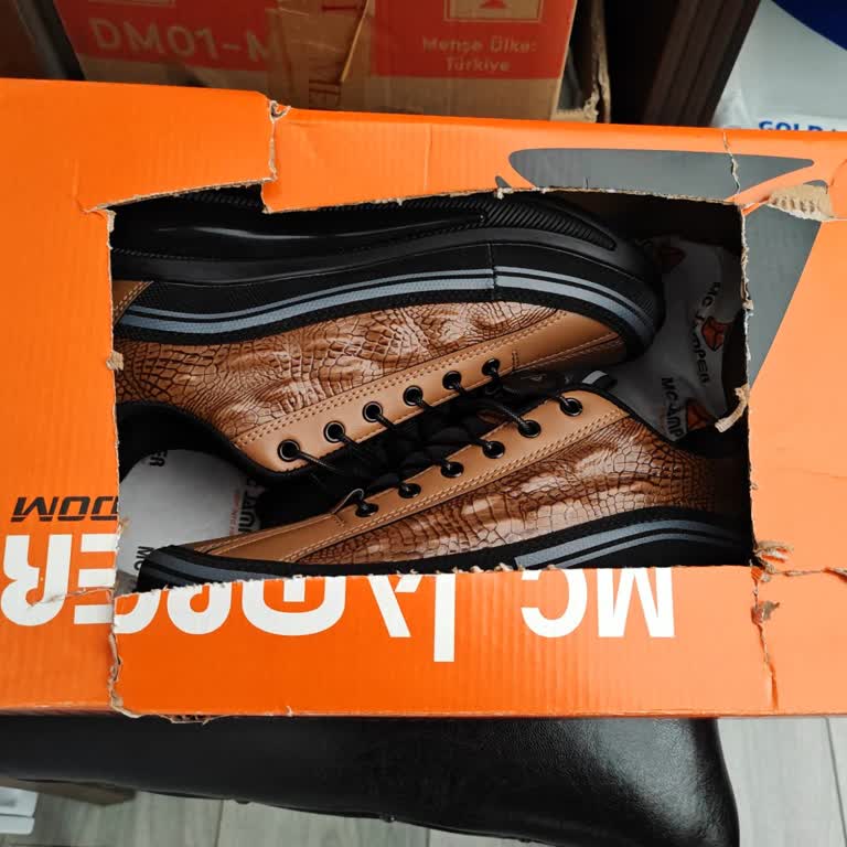 Kalıp Hatası Olan Ayakkabının Değişimi İçin Ek Ücret İstemiyorum