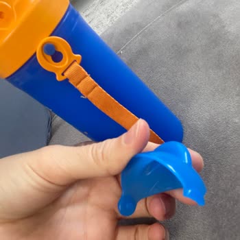 Kırılan Kapak Nedeniyle Wee Baby Zürafa Desenli Suluk İçin Yedek Parça Talebi