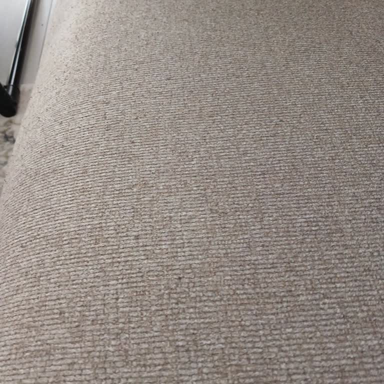 İstikbal Koltukta Tüylenme Ve Ses Sorunları Mağazanın Çözüm Sunmaması