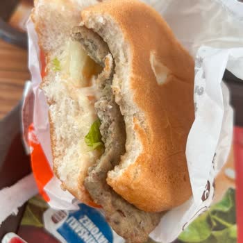 Ordu Ünye AVM Burger King Şubesinde Bozulmuş Köfteburger, Gıda Güvenliği Sorunu