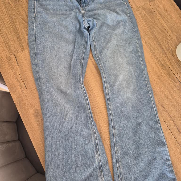 Kısa Sürede Esneme Ve Renk Solması Gösteren Pantolonun Değişim Talebinin Reddedilmesi