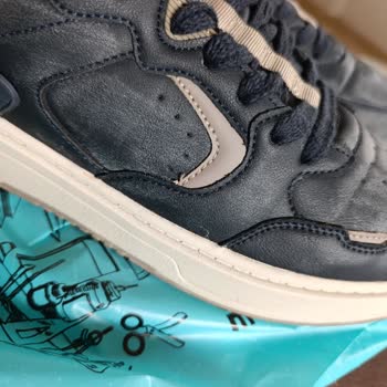 Temizlik Ürünleriyle Yapılan Bakım Sonrası Ayakkabıda Beyaz Lekeler Ve Değişim İsteği