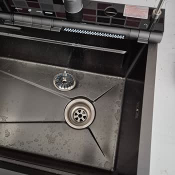 Akıllı Tuvalet Koltuğunda Eksik Sifon Düğmesi Ve Cevapsız İletişim