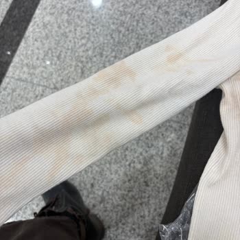 Yıkamadan Sonra Kahverengi Lekeler Oluşan Kazak İçin İade Reddi Ve Üretim Hatası İddiası