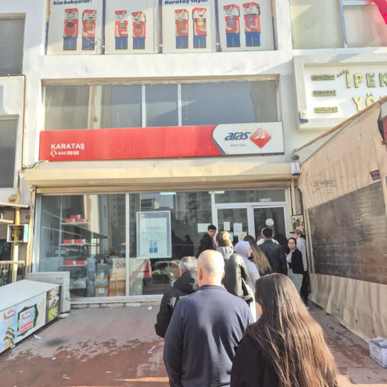 Gaziantep Karataş Şubesinde Tek Personel Nedeniyle Uzun Bekleme Süresi