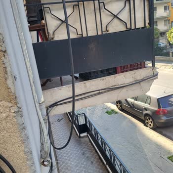 Superonline Fiber Kablolarının Tehlikeli Konumu Ve Acil Düzenleme Talebi