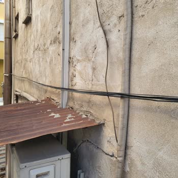 Superonline Fiber Kablolarının Tehlikeli Konumu Ve Acil Düzenleme Talebi