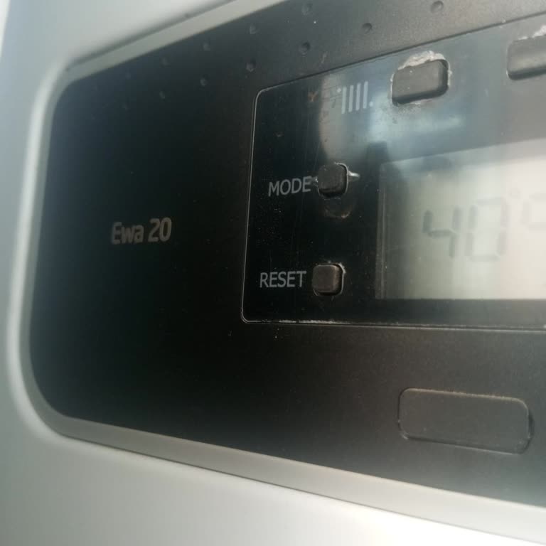 Yaz Modunda Kombi Petekleri Isıtıyor, Tekrarlayan Arıza Ve Haksız Servis Ücreti Talebi