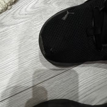 Ayakkabının Üst Kumaşında Delik Ve Yırtıklar: Üretim Hatası İddiası Ve İade Talebi