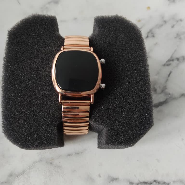 Sipariş Edilen Saat Gerçek Olmadı Ve Satıcı Engellendi, 800 TL İade Talebi