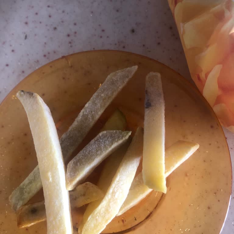 Son Tüketim Tarihi Geçmemiş Olmasına Rağmen Bozulmuş Tukaş Patates Ürünü