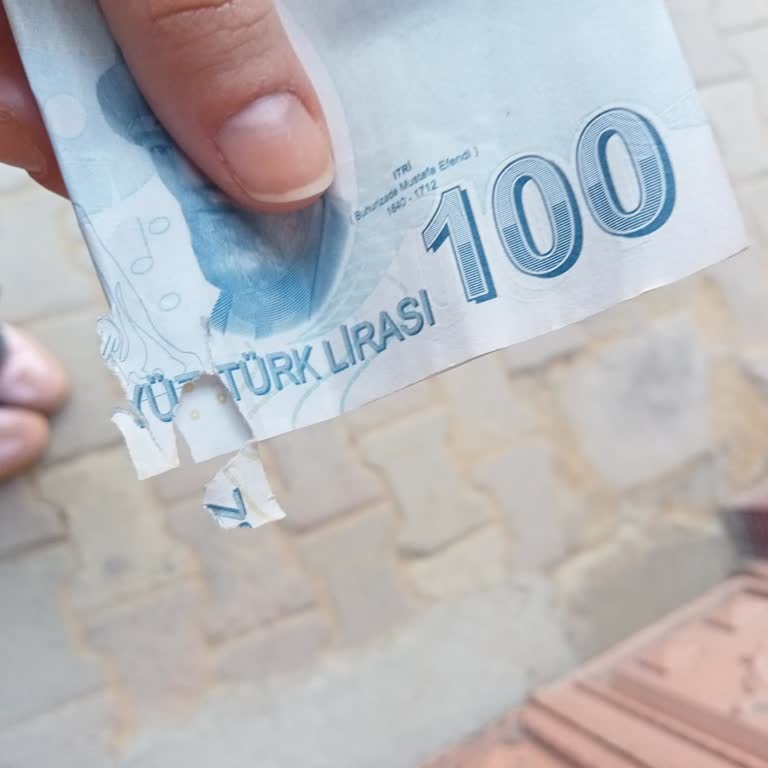 Akbank ATM’de Banknot Yırtılması Ve Yanıtsız Mağduriyet