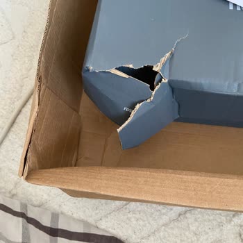 Sneaks Up’tan Aldığım 10.000 TL’lik Ayakkabı Kırık Kutuda Geldi