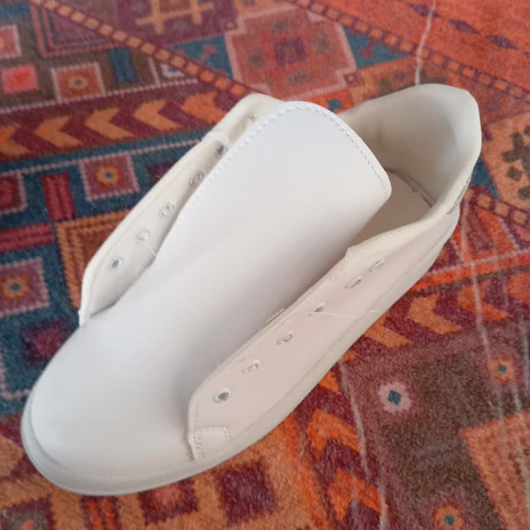 Bağciksız Gelen Ayakkabı İçin Ücretsiz Bağcık Gönderimi Talebi