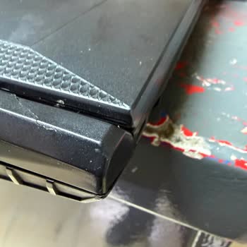 Monster Servis Gecikmesi Ve Kırık Dizüstü Bilgisayar Teslimatı