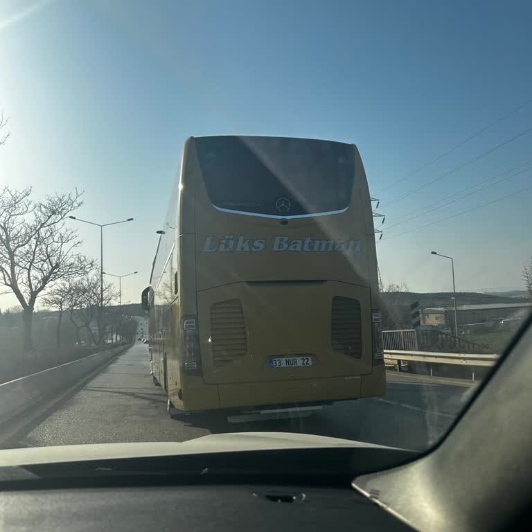 Ankara Otogar Çıkışında Lüks Batman Otobüsü Tehlikeli Sürüşle Güvenliği Tehdit Etti