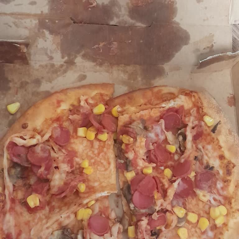 PizzaLazza Hacettepe Şubesinde 410 TL'lik Sipariş Dağınık Ve Yenilemez