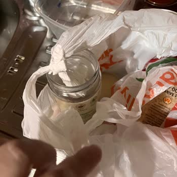 Kapağı Açık Ve Boş Gelen Kemik Suyu Ürünü İçin Hijyen Ve Paketleme Şikayeti