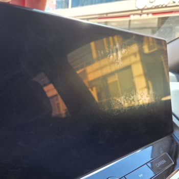 Nissan Qashqai Multimedya Ekranı Ve Ön Sağ Cam Arızasında Garanti Sürecinin Uzaması