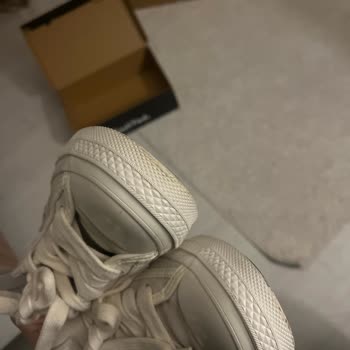 Kullanılmış Görünen Converse Ayakkabı Gönderildi, Sıfır Ürün İstiyorum