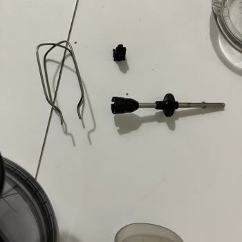 Karaca Mutfak Robotunda Çırpıcılar Aniden Dağıldı Ve İç Kısım Paslanmış