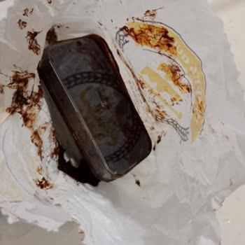 Körfez Pastanesi’nde Bozulmuş Tatlılar Ve Saygısız Hizmet