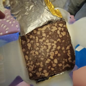 Kadirli BİM Markette Satılan Çikolatalarda Küflü Ve Renk Değişikliği