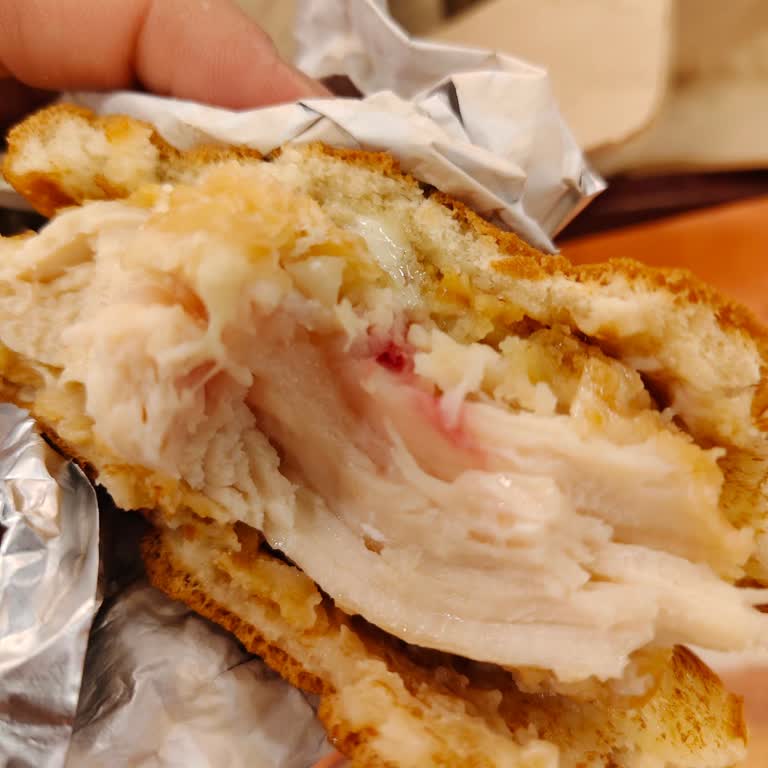 Popeyes Şubesinde Çiğ Tavuk İçeren Menü Nedeniyle İade Ve Sağlık Tazminatı Talebi