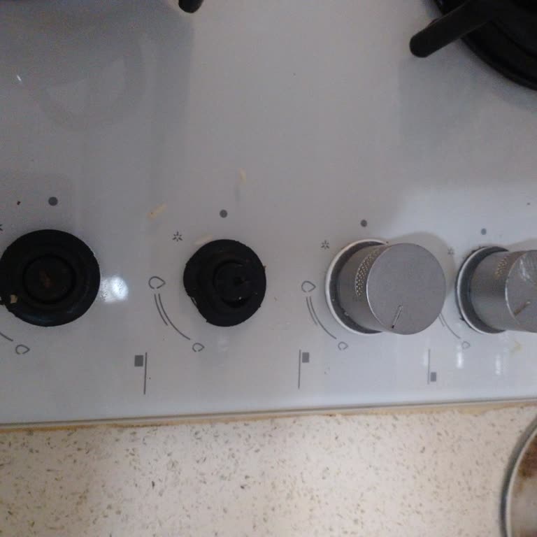 Simfer Ankastre Ocak Düğmelerinin Sürekli Kırılması Ve Ücretsiz Çözüm Talebi