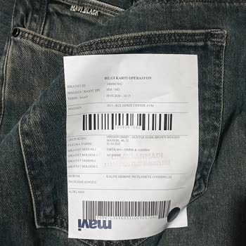 Mavi Kot Pantolonları Ağ Kısmı Eriyerek Yırtıldı, Mağaza Çözüm Sunmadı