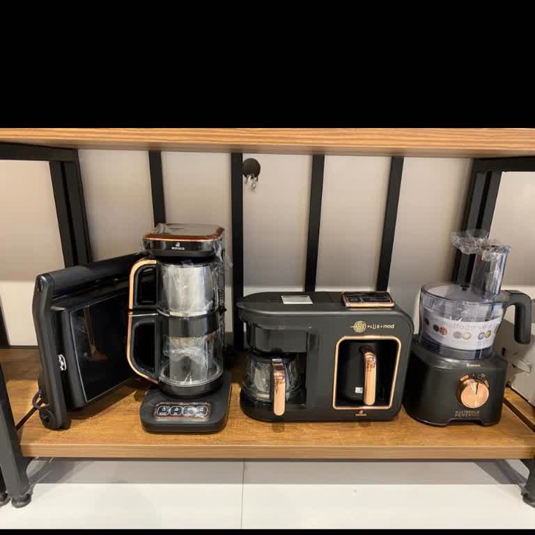 Karaca Züccaciye Suyu Kaynatmadığı Halde Kendini Hazır Gösteriyor ve Çay Demlemiyordu