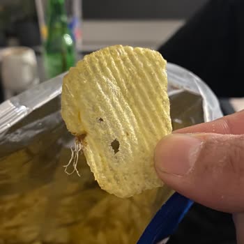 Ruffles Patates Cipsinde Yabancı Tüy Benzeri Parça Bulundu