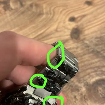 Defolu Saat Kordonundaki Boya Lekeleri Ve Silik İşlemeler İçin İade Talebi