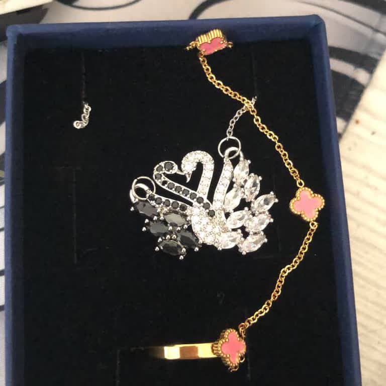 Blok Takı Takının Kopuk Ve Kullanılamaz Halde Olduğunu Gördüm