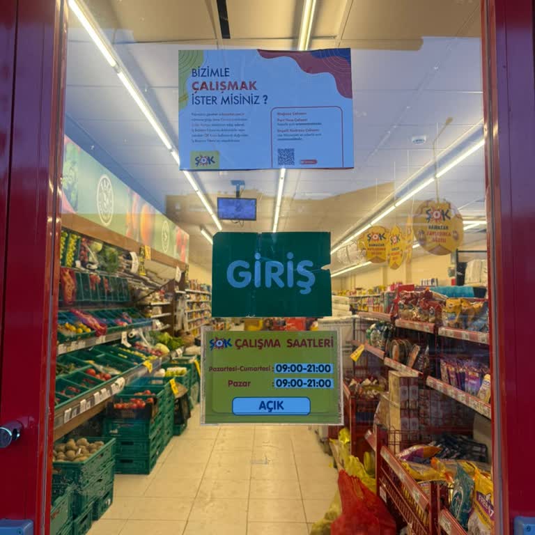 Tek Çalışan Nedeniyle Kasayı Kapatıp Müşteriyi Girişe Engellemesi