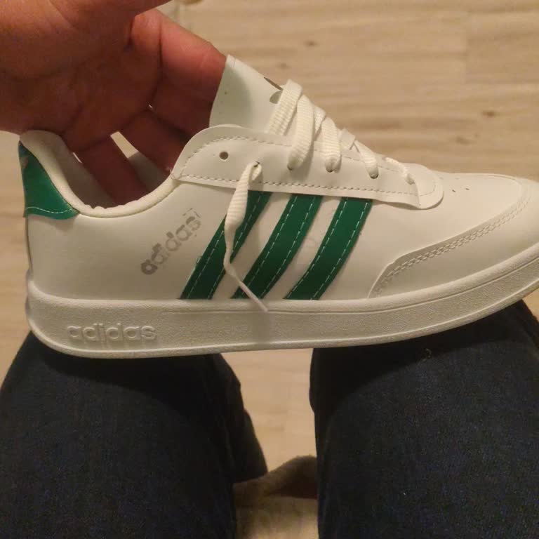 @Modasneakerss1 Modasneakerss1 İmitasyon Bir Ayakkabı Çıktı