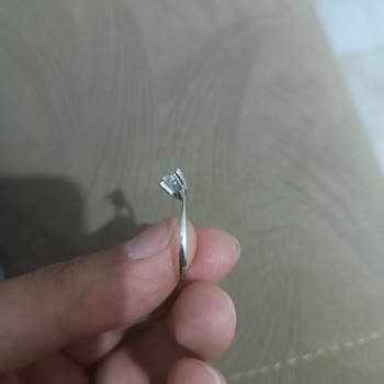 Kısa Sürede Eğilen Tek Taş Pırlanta Yüzük İçin Ücretsiz Değişim Talebi