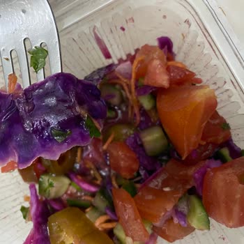 Salatada Salatalık Sapı Ve Hijyen İhmali