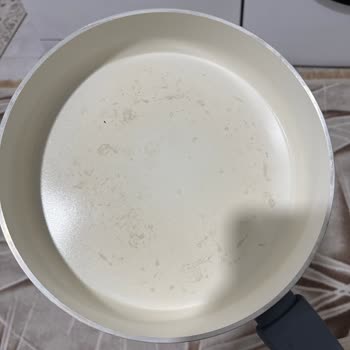 Tencere Seti Tavasındaki Lekeler Ürün Ayıplı Ve Değişim Talebi