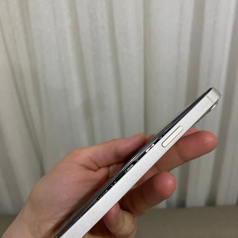 Apple IPhone 13 Batarya Şişmesi Nedeniyle Ücretsiz Değişim Talebi