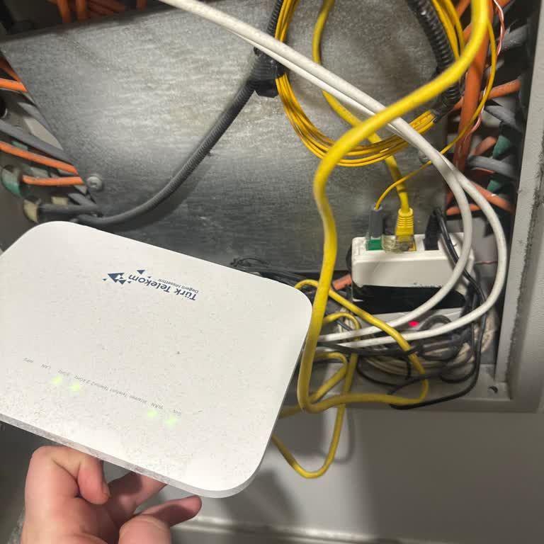 Bir Haftadır İnternet Yok Ve Müşteri Hizmetleri Çözüm Sunmuyor