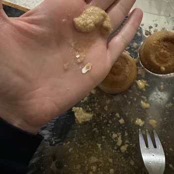 Tatseli - Nevzat Tatlıcılık Hamurun İçinden Parça Halinde Yumurta Kabuğu Çıktığı