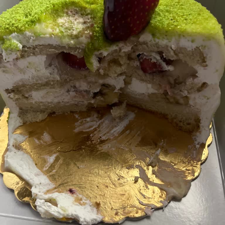 Muz Ve Çilek Eksik, Kremşanti Yerine Krema Olmalı