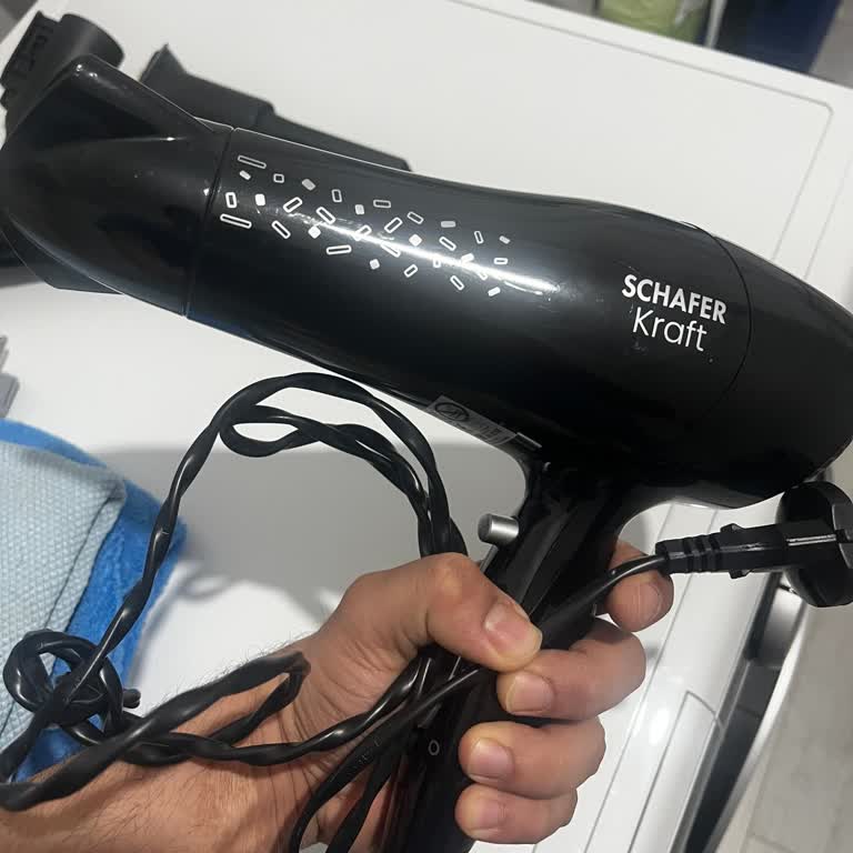 Schafer Kraft Saç Kurutma Makinesinde Patlayan Pervane Ve Şiddetli Kıvılcım