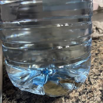 Emirdağ Su Şişe İçerisinde Karton Parçası Bulunması