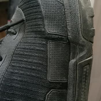 Su Geçirmez Botların Hızlı Deformasyonu, Bağcık Kopması Ve Su Sızdırması