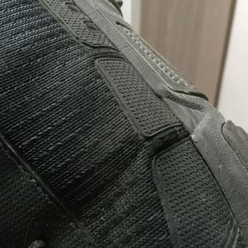 Su Geçirmez Botların Hızlı Deformasyonu, Bağcık Kopması Ve Su Sızdırması