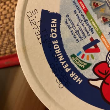 La Vache Qui Rit Yarım Yağlı Peynirde Küflenme Ve Son Kullanma Tarihi Çelişkisi